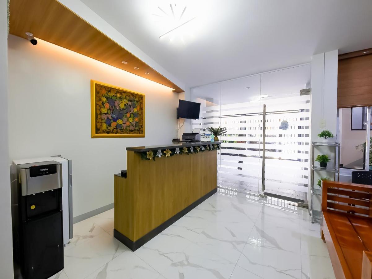 Oyo 848 Dona Aurora Condotel Quezón by Eksteriør bilde