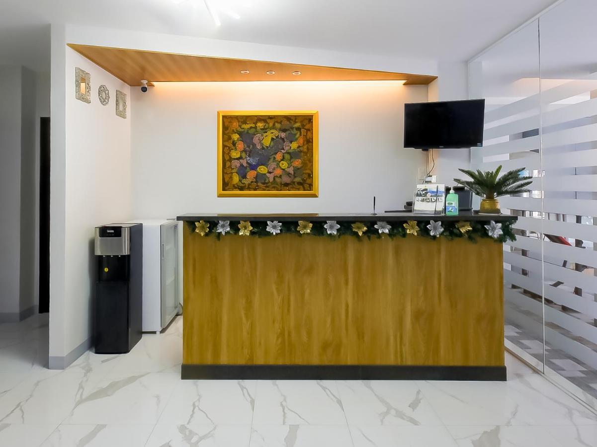 Oyo 848 Dona Aurora Condotel Quezón by Eksteriør bilde