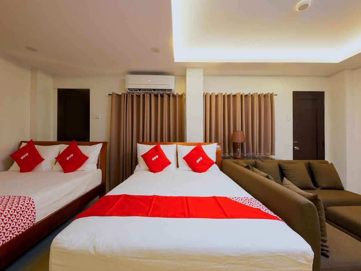 Oyo 848 Dona Aurora Condotel Quezón by Eksteriør bilde