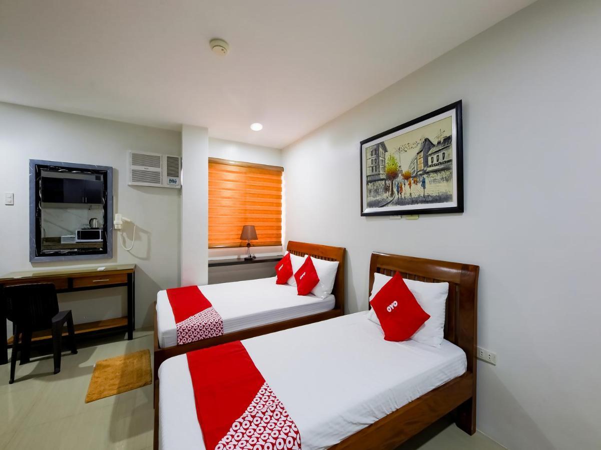 Oyo 848 Dona Aurora Condotel Quezón by Eksteriør bilde