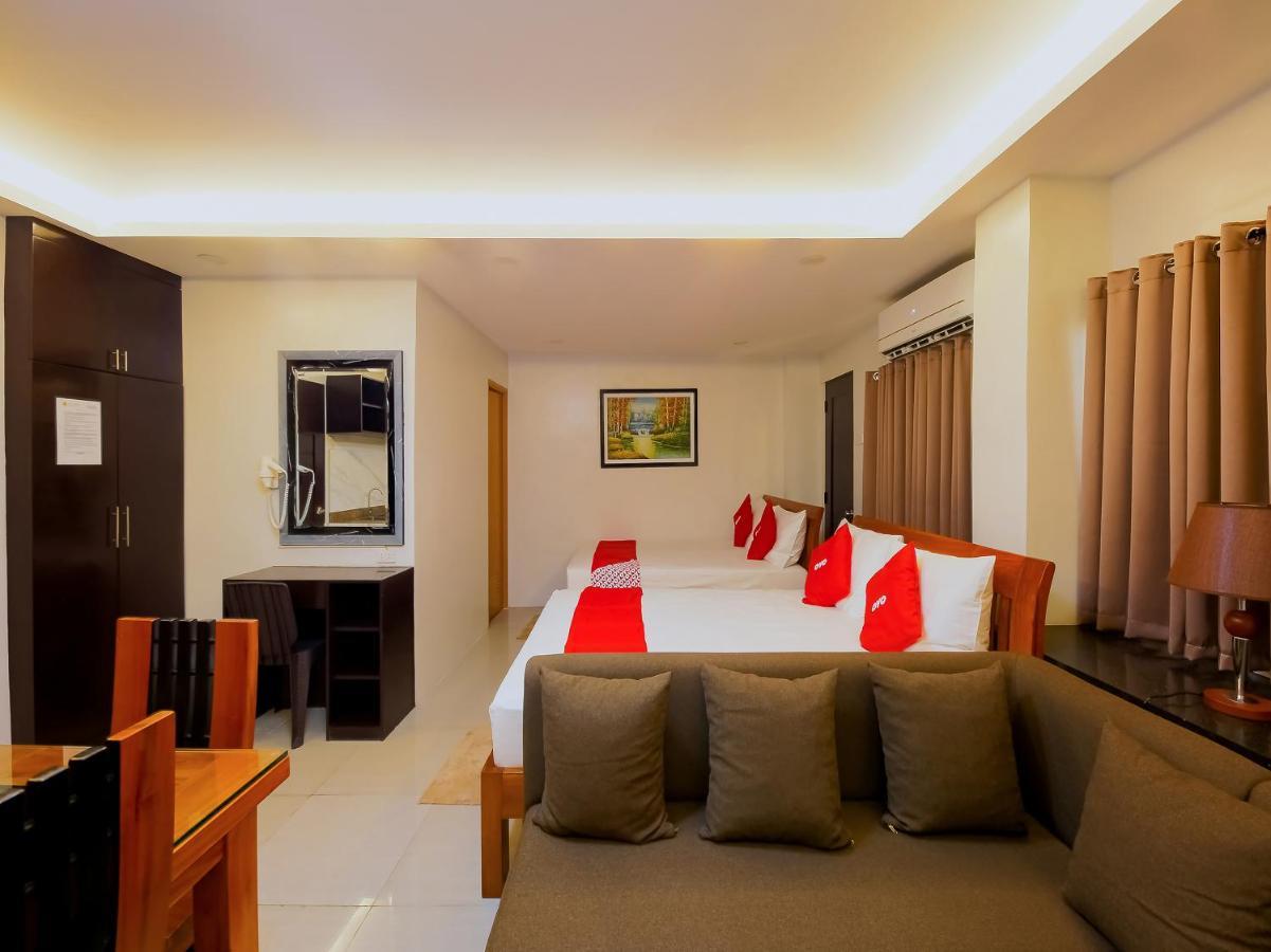 Oyo 848 Dona Aurora Condotel Quezón by Eksteriør bilde