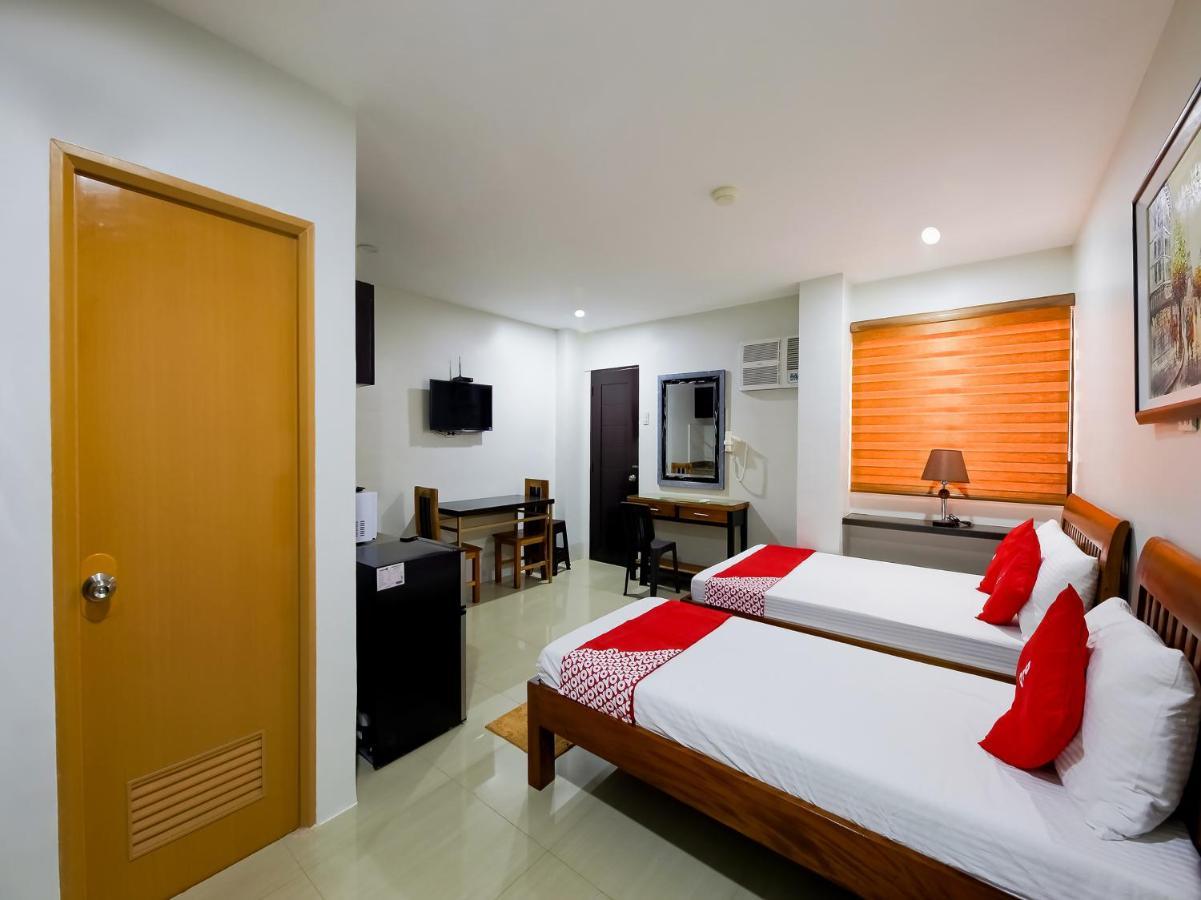 Oyo 848 Dona Aurora Condotel Quezón by Eksteriør bilde