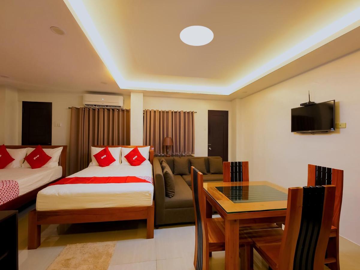 Oyo 848 Dona Aurora Condotel Quezón by Eksteriør bilde