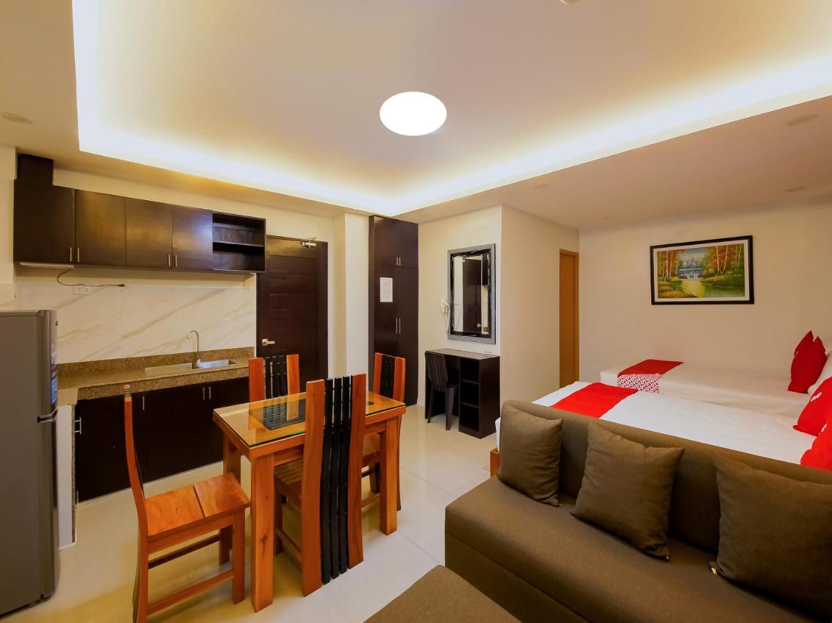 Oyo 848 Dona Aurora Condotel Quezón by Eksteriør bilde
