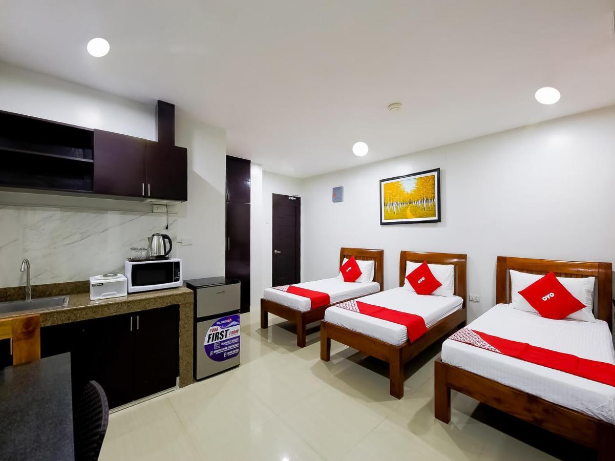 Oyo 848 Dona Aurora Condotel Quezón by Eksteriør bilde