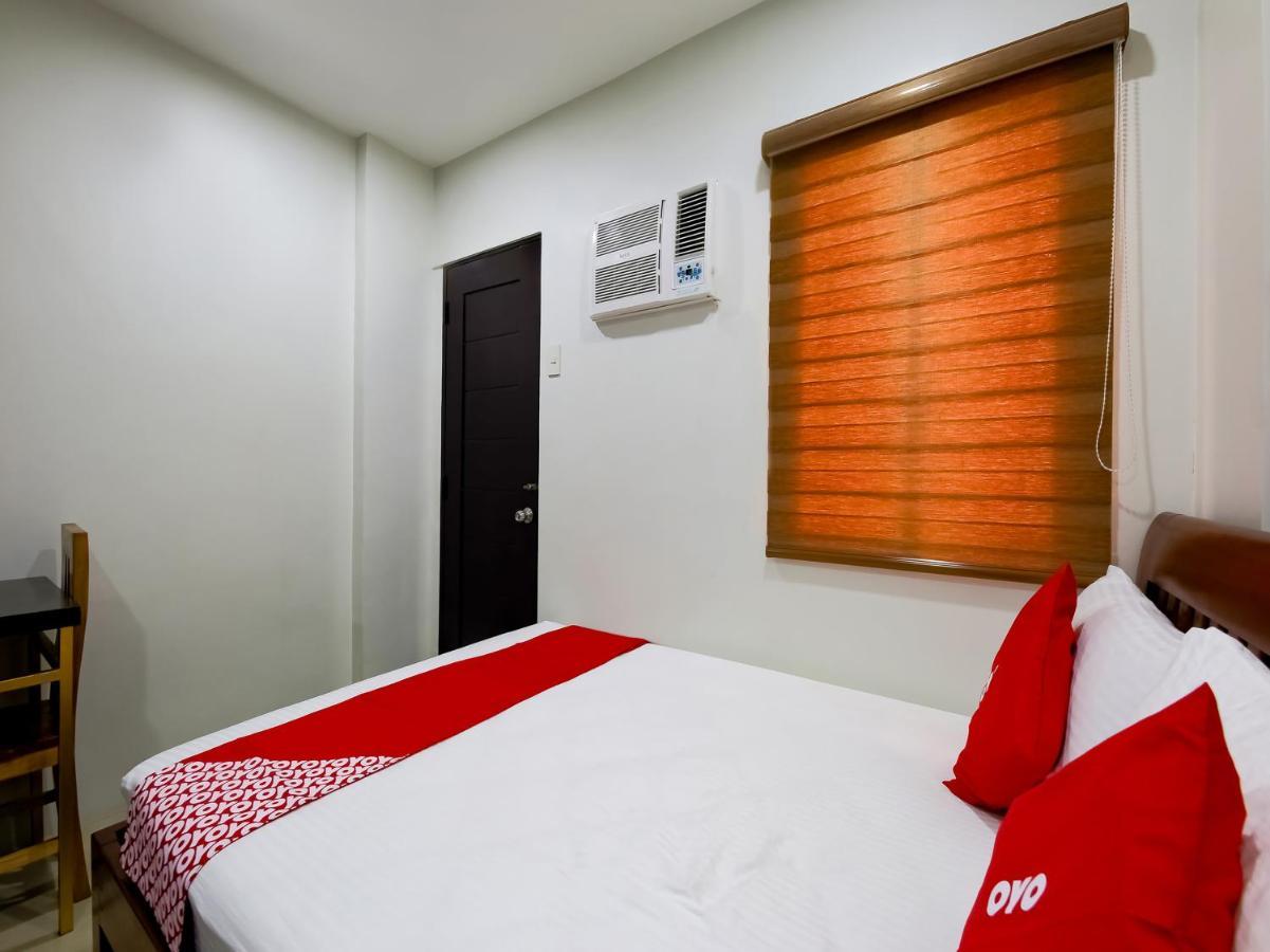 Oyo 848 Dona Aurora Condotel Quezón by Eksteriør bilde