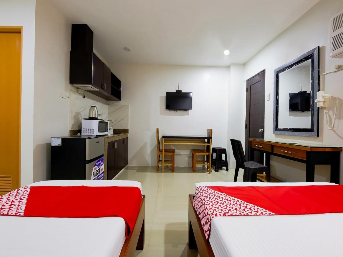 Oyo 848 Dona Aurora Condotel Quezón by Eksteriør bilde