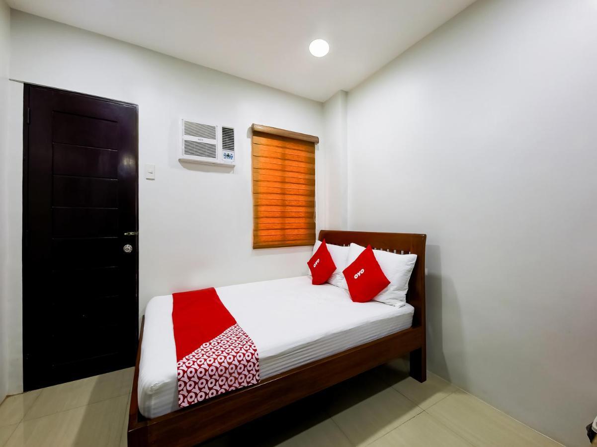 Oyo 848 Dona Aurora Condotel Quezón by Eksteriør bilde