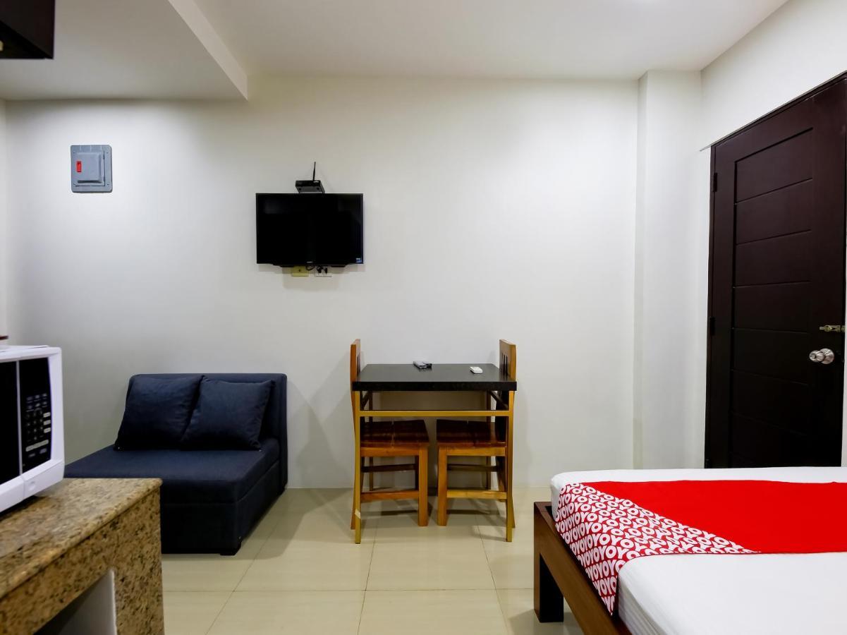 Oyo 848 Dona Aurora Condotel Quezón by Eksteriør bilde