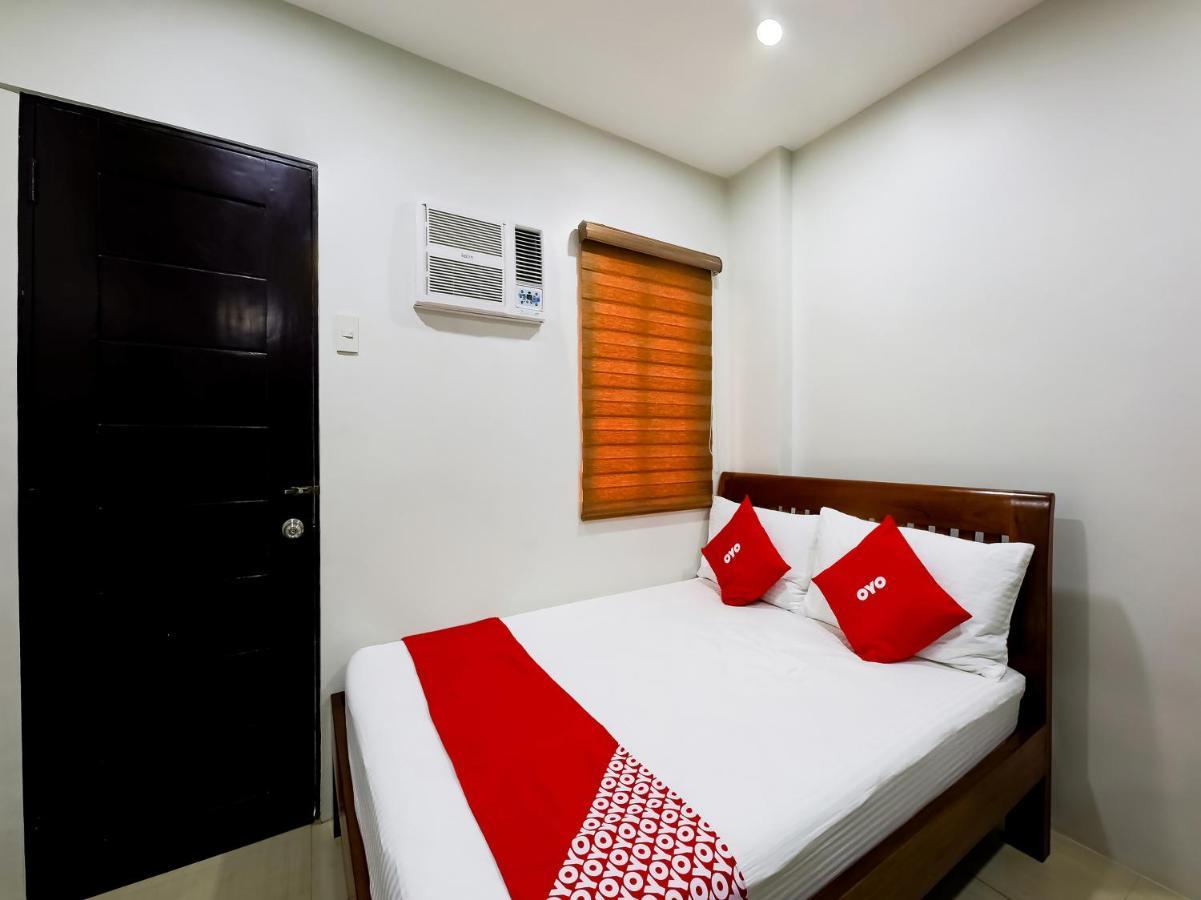 Oyo 848 Dona Aurora Condotel Quezón by Eksteriør bilde