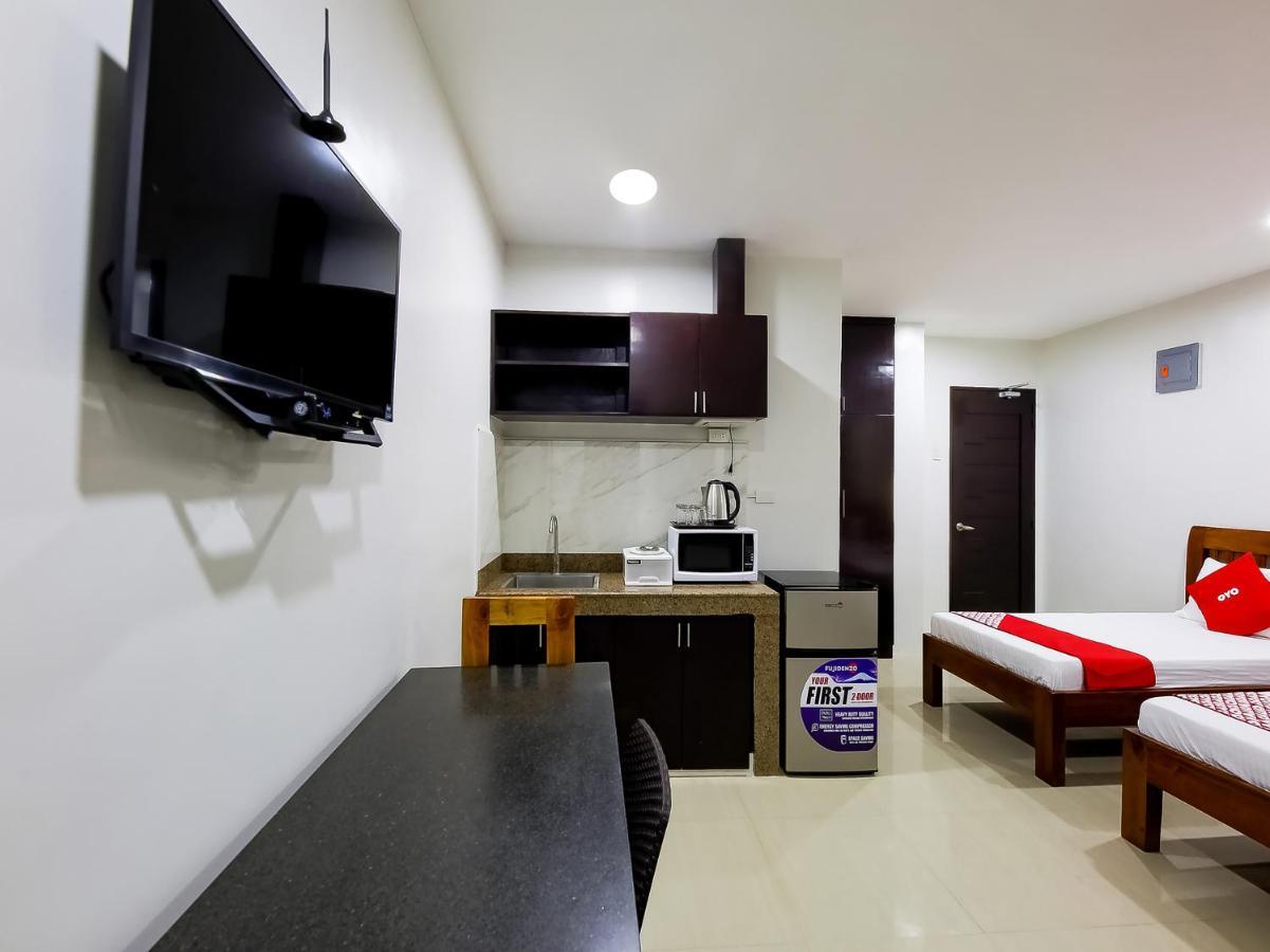 Oyo 848 Dona Aurora Condotel Quezón by Eksteriør bilde